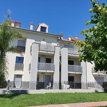 Casa Di Clara Appartement San Bartolomeo Al Mare Buitenkant foto